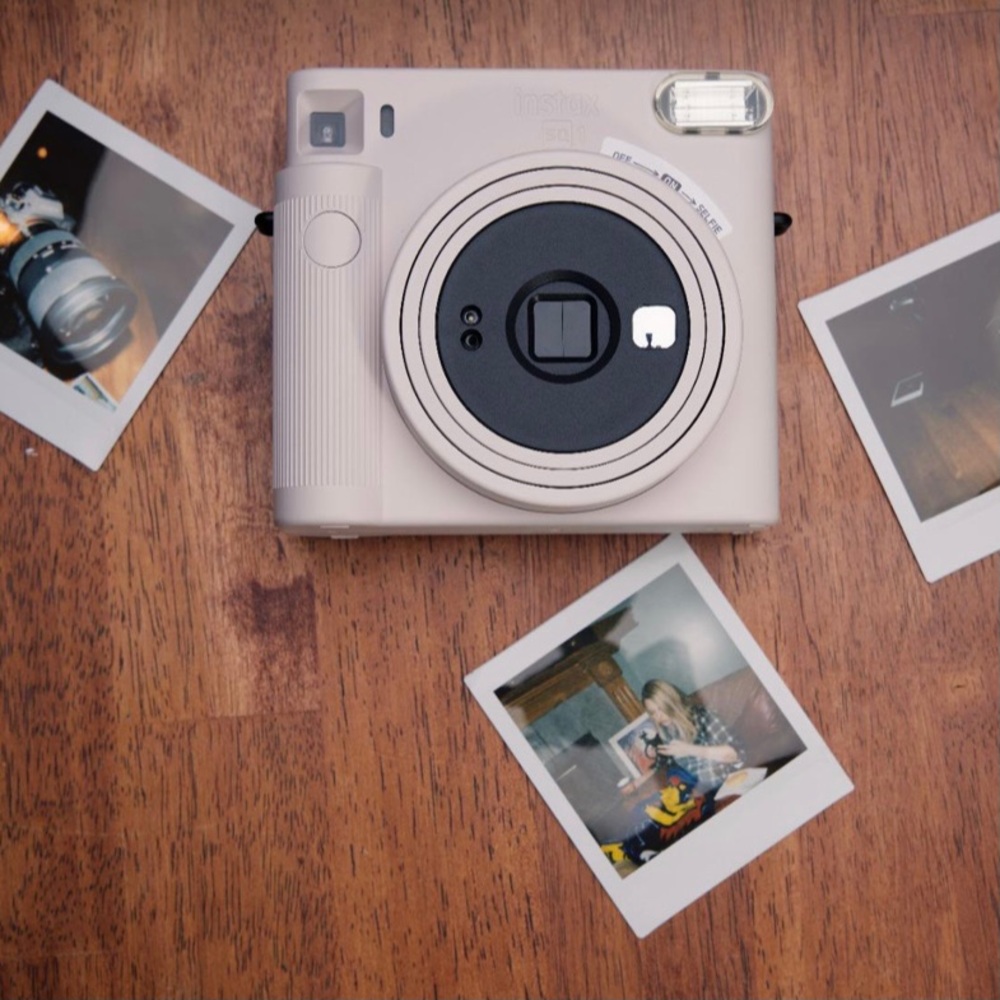 SOLD!!Fujifilm Instax Square SQ1 Instant Camera